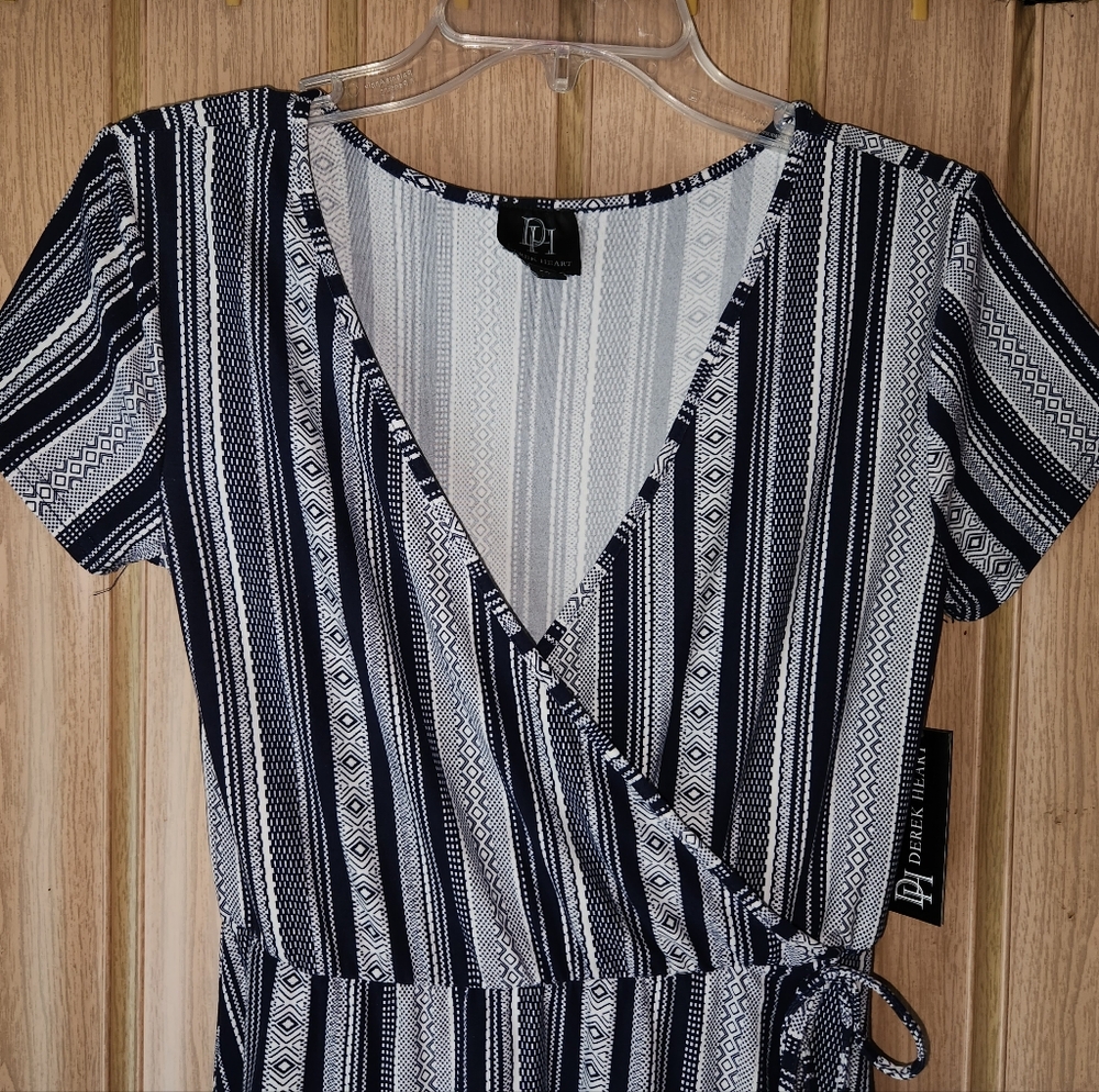 NWT Derek Heart Black and White Faux Wrap Dress Size Medium - Picture 3 of 7